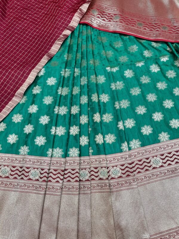 Banaras with Border Self Blouse With  pure Pattu Checks Dupatta ( Full Set )